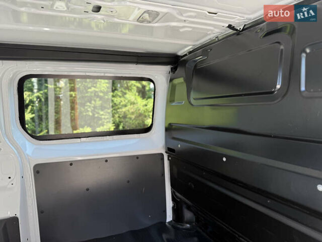 Белый Опель Vivaro-e, объемом двигателя 0 л и пробегом 17 тыс. км за 23900 $, фото 26 на Automoto.ua