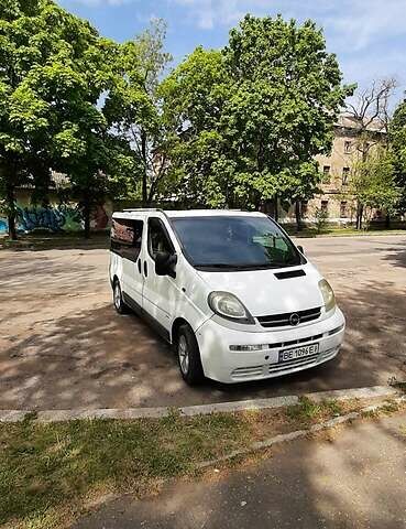 Белый Опель Vivaro-e, объемом двигателя 1.9 л и пробегом 354 тыс. км за 7200 $, фото 2 на Automoto.ua