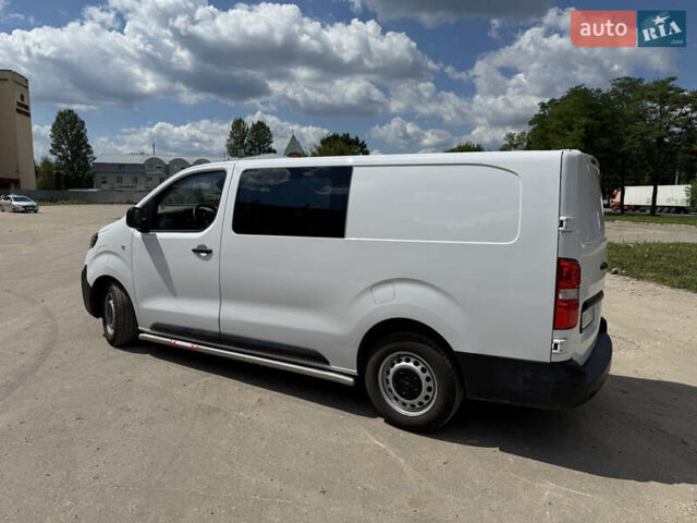Белый Опель Vivaro-e, объемом двигателя 0 л и пробегом 17 тыс. км за 22700 $, фото 4 на Automoto.ua
