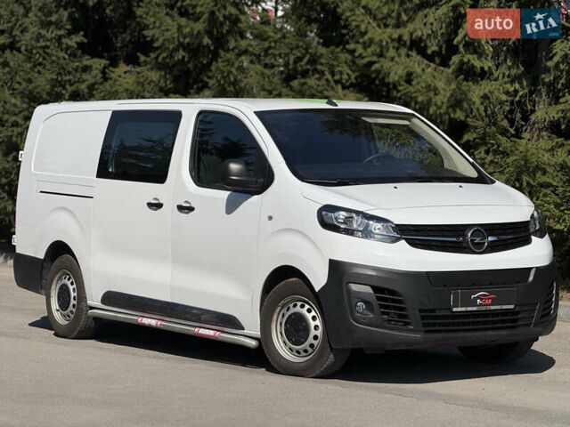Белый Опель Vivaro-e, объемом двигателя 0 л и пробегом 17 тыс. км за 23900 $, фото 1 на Automoto.ua