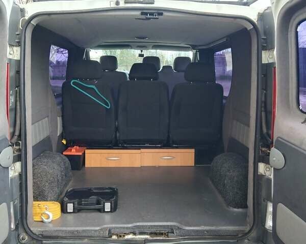 Белый Опель Vivaro-e, объемом двигателя 1.87 л и пробегом 326 тыс. км за 6800 $, фото 4 на Automoto.ua