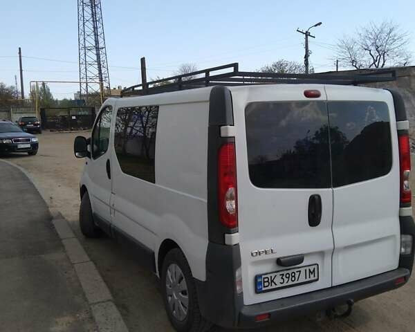 Белый Опель Vivaro-e, объемом двигателя 1.87 л и пробегом 326 тыс. км за 6800 $, фото 6 на Automoto.ua