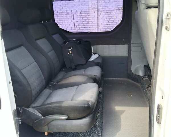 Белый Опель Vivaro-e, объемом двигателя 1.87 л и пробегом 326 тыс. км за 6800 $, фото 3 на Automoto.ua
