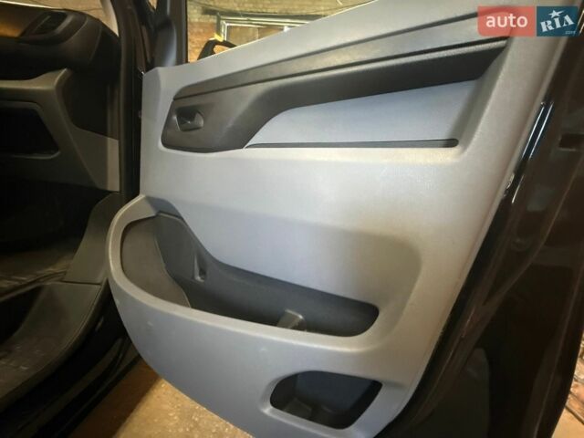 Черный Опель Vivaro-e, объемом двигателя 0 л и пробегом 91 тыс. км за 28777 $, фото 53 на Automoto.ua