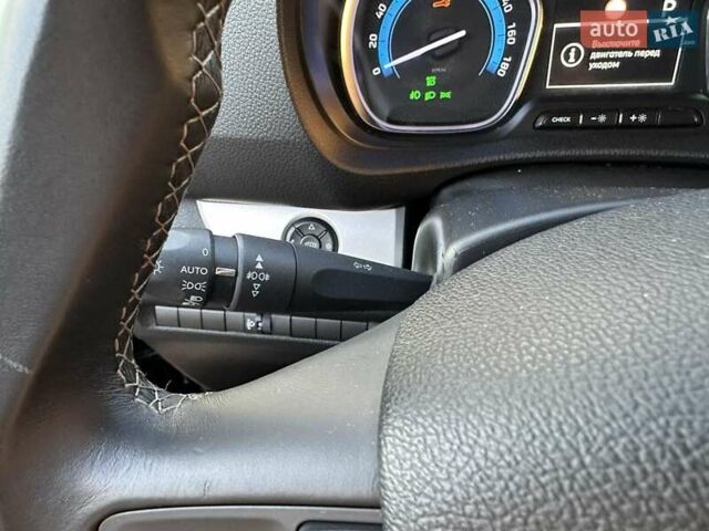 Черный Опель Vivaro-e, объемом двигателя 0 л и пробегом 60 тыс. км за 24750 $, фото 21 на Automoto.ua