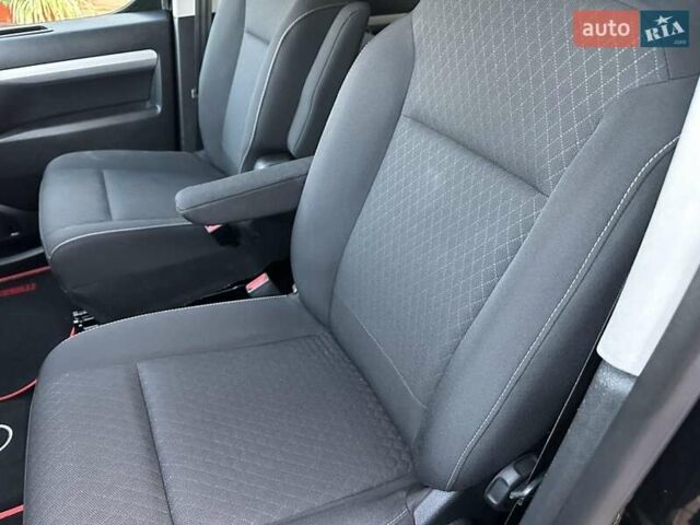 Черный Опель Vivaro-e, объемом двигателя 0 л и пробегом 60 тыс. км за 24750 $, фото 35 на Automoto.ua