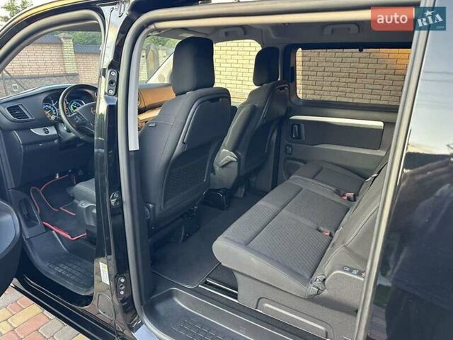 Черный Опель Vivaro-e, объемом двигателя 0 л и пробегом 60 тыс. км за 24750 $, фото 26 на Automoto.ua