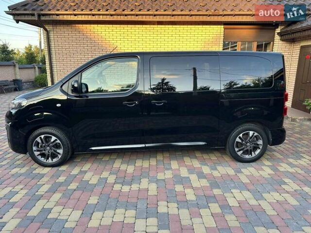 Черный Опель Vivaro-e, объемом двигателя 0 л и пробегом 60 тыс. км за 24750 $, фото 1 на Automoto.ua