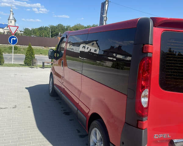 Красный Опель Vivaro-e, объемом двигателя 2.5 л и пробегом 219 тыс. км за 10300 $, фото 4 на Automoto.ua
