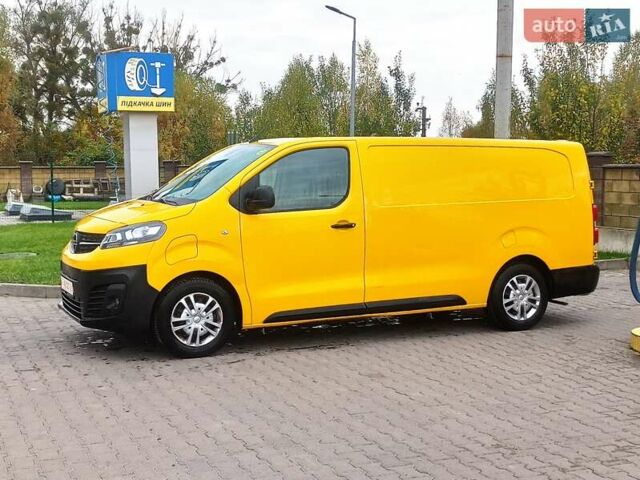 Желтый Опель Vivaro-e, объемом двигателя 0 л и пробегом 104 тыс. км за 15800 $, фото 2 на Automoto.ua