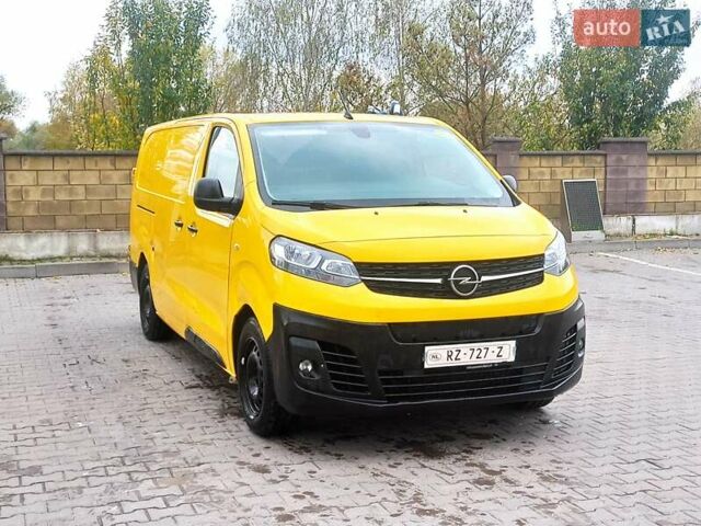 Желтый Опель Vivaro-e, объемом двигателя 0 л и пробегом 104 тыс. км за 15800 $, фото 9 на Automoto.ua