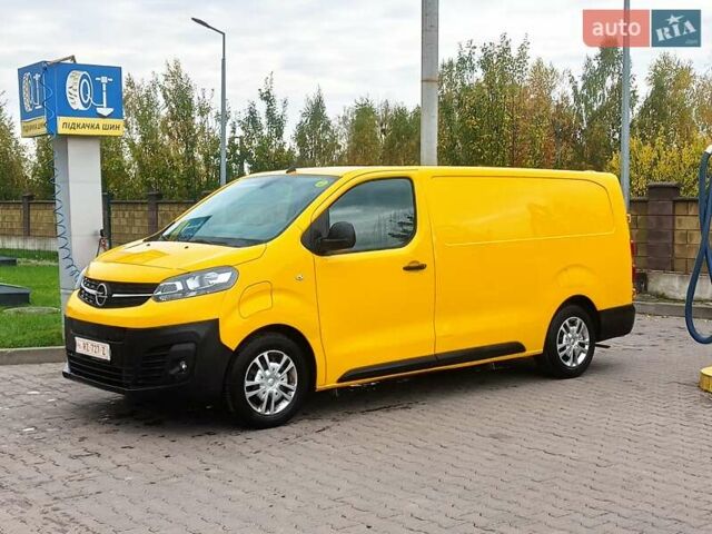 Желтый Опель Vivaro-e, объемом двигателя 0 л и пробегом 104 тыс. км за 15800 $, фото 3 на Automoto.ua