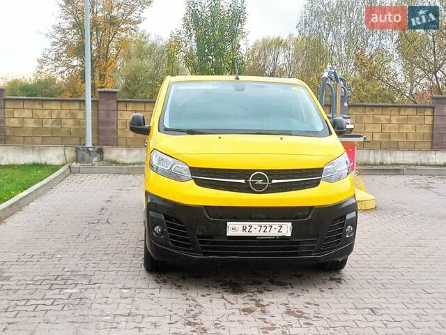 Желтый Опель Vivaro-e, объемом двигателя 0 л и пробегом 104 тыс. км за 15800 $, фото 8 на Automoto.ua