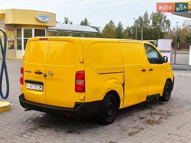 Желтый Опель Vivaro-e, объемом двигателя 0 л и пробегом 104 тыс. км за 15800 $, фото 17 на Automoto.ua