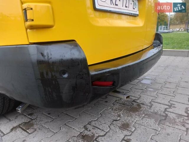 Желтый Опель Vivaro-e, объемом двигателя 0 л и пробегом 104 тыс. км за 15800 $, фото 33 на Automoto.ua