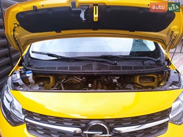 Желтый Опель Vivaro-e, объемом двигателя 0 л и пробегом 104 тыс. км за 15800 $, фото 67 на Automoto.ua