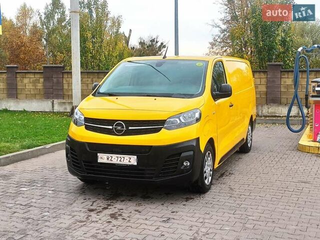 Желтый Опель Vivaro-e, объемом двигателя 0 л и пробегом 104 тыс. км за 15800 $, фото 6 на Automoto.ua