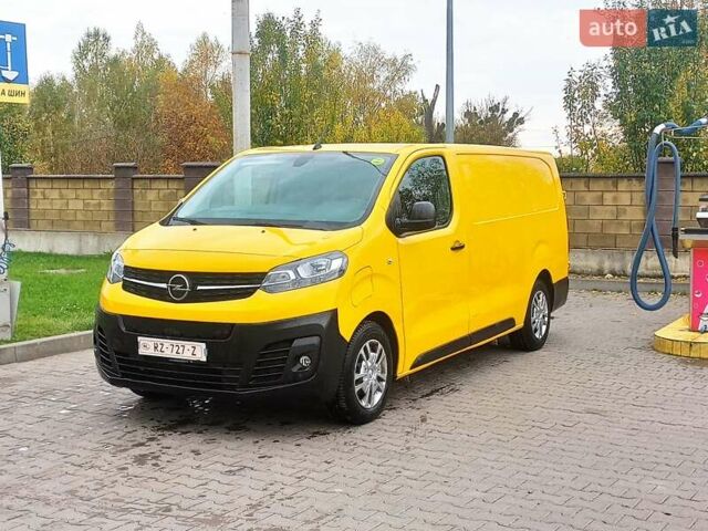 Желтый Опель Vivaro-e, объемом двигателя 0 л и пробегом 104 тыс. км за 15800 $, фото 5 на Automoto.ua