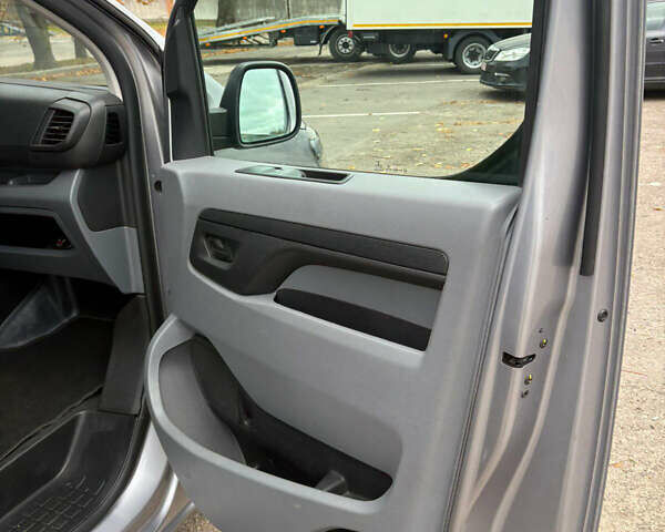 Сірий Опель Vivaro-e, об'ємом двигуна 0 л та пробігом 41 тис. км за 20900 $, фото 35 на Automoto.ua