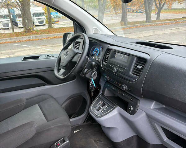 Сірий Опель Vivaro-e, об'ємом двигуна 0 л та пробігом 41 тис. км за 20900 $, фото 28 на Automoto.ua