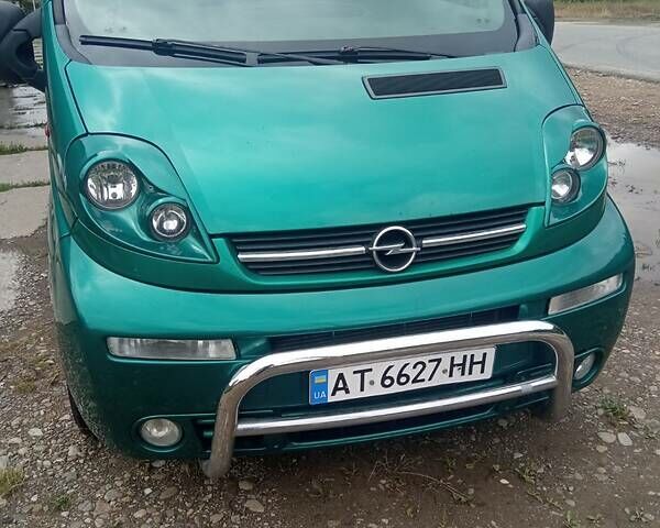 Зеленый Опель Vivaro груз.-пасс., объемом двигателя 2.5 л и пробегом 270 тыс. км за 8200 $, фото 5 на Automoto.ua