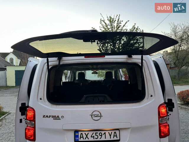 Белый Опель Zafira Life, объемом двигателя 0 л и пробегом 21 тыс. км за 22500 $, фото 8 на Automoto.ua