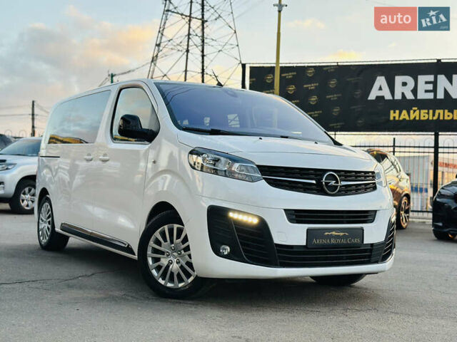 Белый Опель Zafira Life, объемом двигателя 0 л и пробегом 21 тыс. км за 23200 $, фото 2 на Automoto.ua