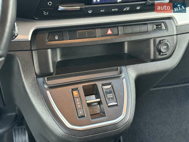 Белый Опель Zafira Life, объемом двигателя 0 л и пробегом 21 тыс. км за 23200 $, фото 30 на Automoto.ua