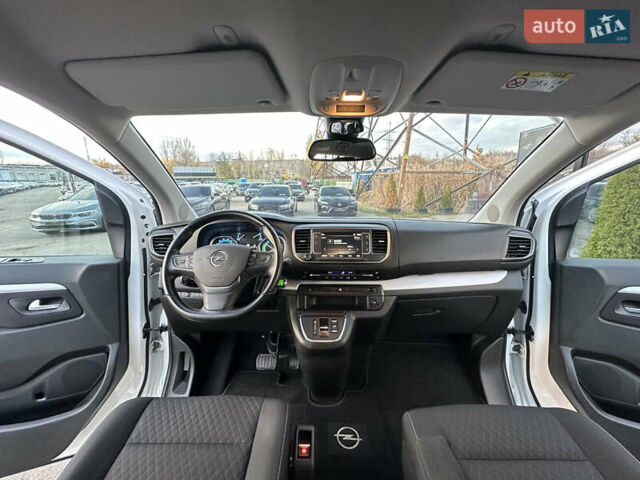 Белый Опель Zafira Life, объемом двигателя 0 л и пробегом 21 тыс. км за 23200 $, фото 18 на Automoto.ua