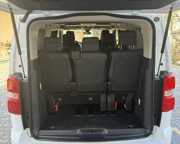 Білий Опель Zafira Life, об'ємом двигуна 0 л та пробігом 43 тис. км за 29500 $, фото 17 на Automoto.ua