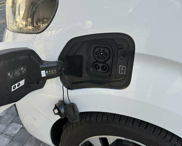 Білий Опель Zafira Life, об'ємом двигуна 0 л та пробігом 43 тис. км за 29500 $, фото 12 на Automoto.ua