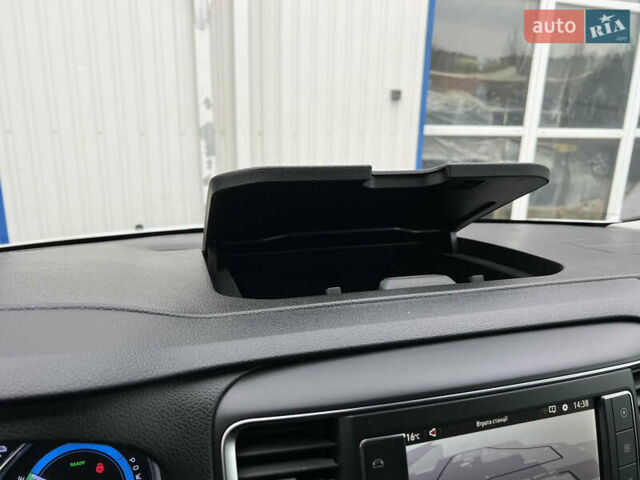 Белый Опель Zafira Life, объемом двигателя 0 л и пробегом 45 тыс. км за 28800 $, фото 34 на Automoto.ua
