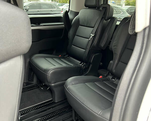 Белый Опель Zafira Life, объемом двигателя 0 л и пробегом 45 тыс. км за 28800 $, фото 26 на Automoto.ua