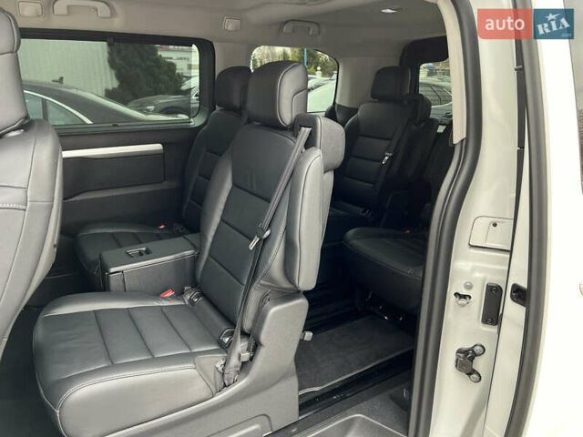 Белый Опель Zafira Life, объемом двигателя 0 л и пробегом 45 тыс. км за 28800 $, фото 27 на Automoto.ua