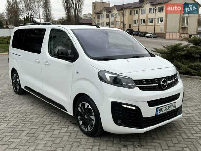 Белый Опель Zafira Life, объемом двигателя 0 л и пробегом 45 тыс. км за 28800 $, фото 3 на Automoto.ua