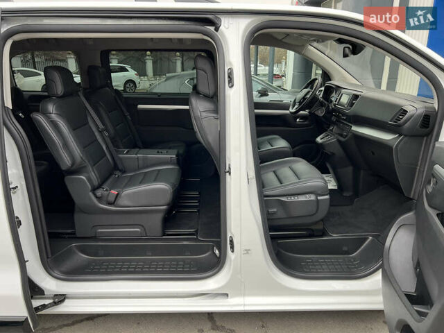 Белый Опель Zafira Life, объемом двигателя 0 л и пробегом 45 тыс. км за 28800 $, фото 17 на Automoto.ua