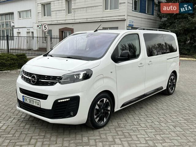 Белый Опель Zafira Life, объемом двигателя 0 л и пробегом 45 тыс. км за 28800 $, фото 2 на Automoto.ua