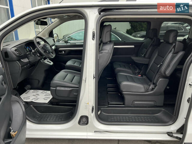 Белый Опель Zafira Life, объемом двигателя 0 л и пробегом 45 тыс. км за 28800 $, фото 14 на Automoto.ua