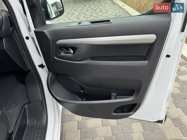 Опель Zafira Life, объемом двигателя 0 л и пробегом 35 тыс. км за 33000 $, фото 26 на Automoto.ua