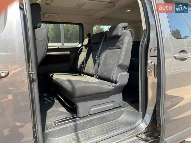 Серый Опель Zafira Life, объемом двигателя 2 л и пробегом 80 тыс. км за 27900 $, фото 18 на Automoto.ua