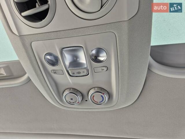 Серый Опель Zafira Life, объемом двигателя 2 л и пробегом 226 тыс. км за 24999 $, фото 78 на Automoto.ua