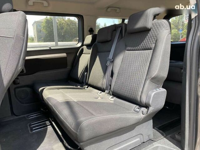 Серый Опель Zafira Life, объемом двигателя 2 л и пробегом 80 тыс. км за 33900 $, фото 11 на Automoto.ua