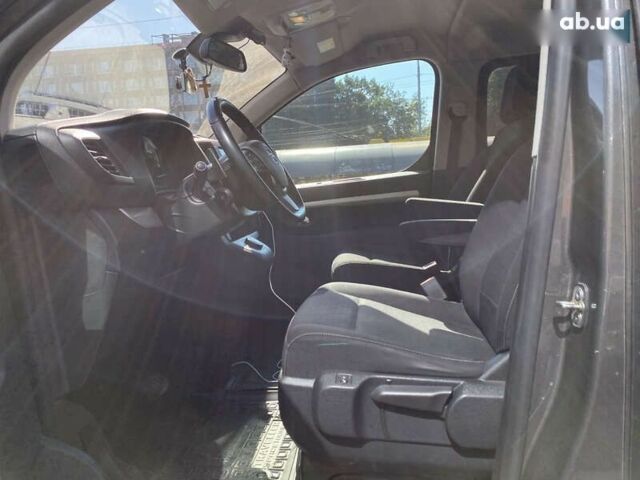 Серый Опель Zafira Life, объемом двигателя 2 л и пробегом 80 тыс. км за 33900 $, фото 10 на Automoto.ua