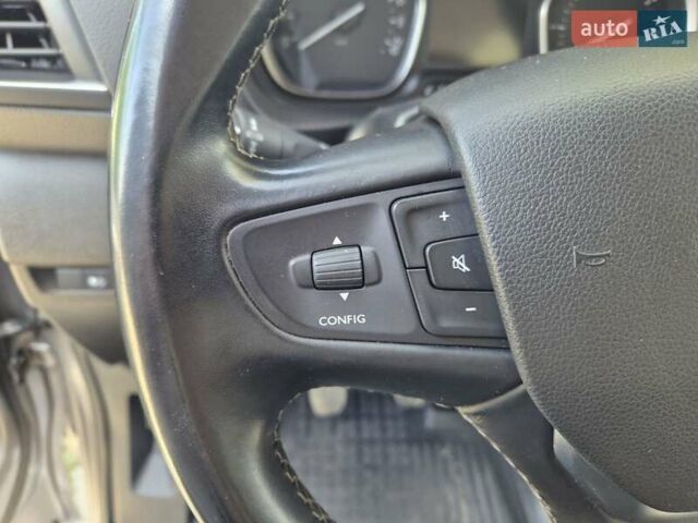 Серый Опель Zafira Life, объемом двигателя 2 л и пробегом 200 тыс. км за 25999 $, фото 41 на Automoto.ua