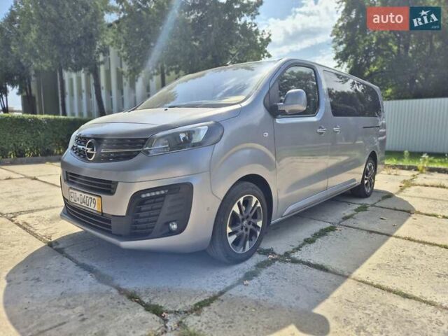 Серый Опель Zafira Life, объемом двигателя 2 л и пробегом 200 тыс. км за 25999 $, фото 18 на Automoto.ua