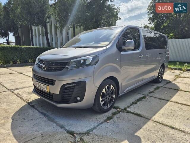 Серый Опель Zafira Life, объемом двигателя 2 л и пробегом 200 тыс. км за 25999 $, фото 14 на Automoto.ua