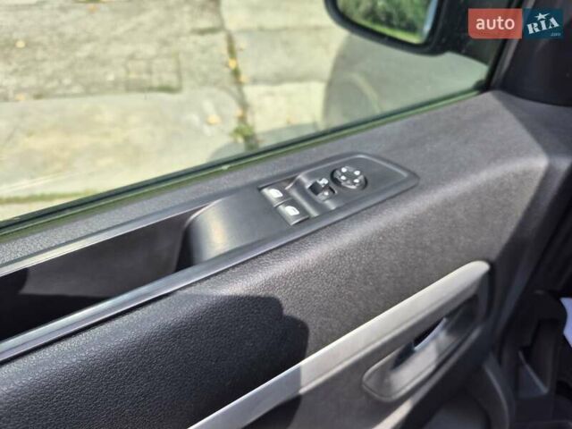 Серый Опель Zafira Life, объемом двигателя 2 л и пробегом 226 тыс. км за 24999 $, фото 42 на Automoto.ua