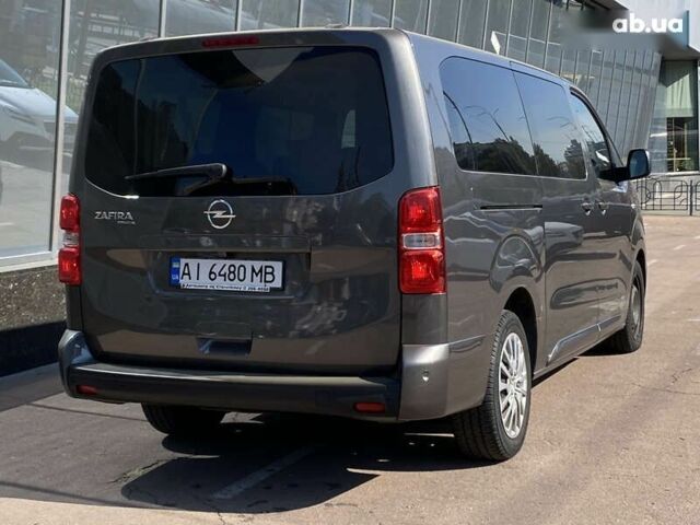 Серый Опель Zafira Life, объемом двигателя 2 л и пробегом 80 тыс. км за 33900 $, фото 3 на Automoto.ua
