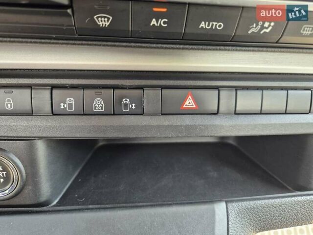 Серый Опель Zafira Life, объемом двигателя 2 л и пробегом 226 тыс. км за 24999 $, фото 50 на Automoto.ua