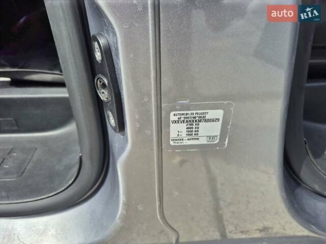 Серый Опель Zafira Life, объемом двигателя 2 л и пробегом 226 тыс. км за 24999 $, фото 82 на Automoto.ua